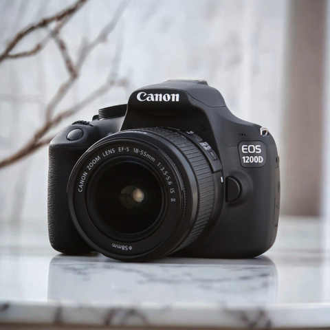 Pre-Owned Canon EOS 1200D with 18-55mm Lens Kit