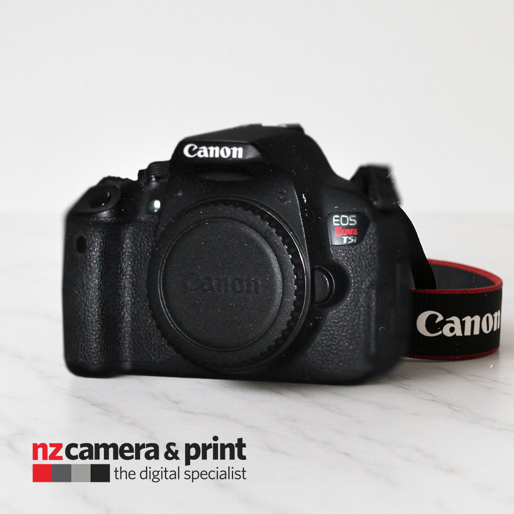 Pre-Owned Canon EOS Rebel T5i/700D  + 18-55mm Lens