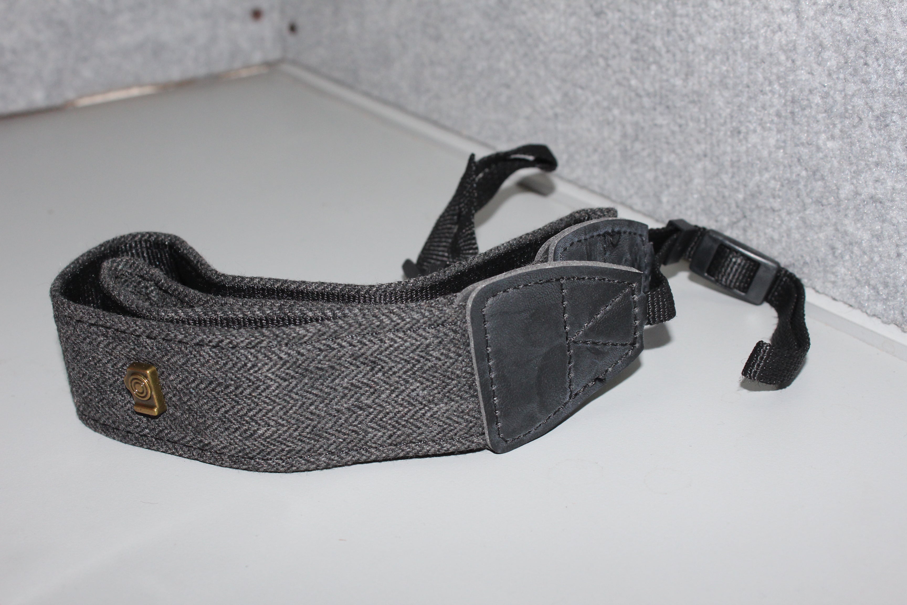Pronto-DSLR camera strap