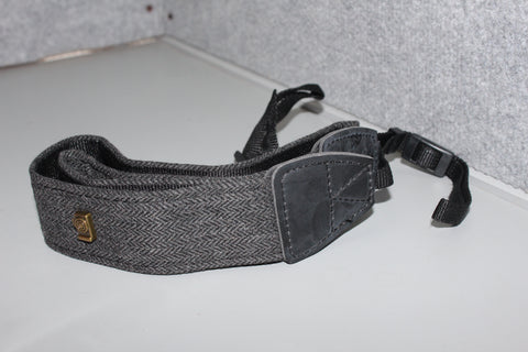 Pronto-DSLR camera strap