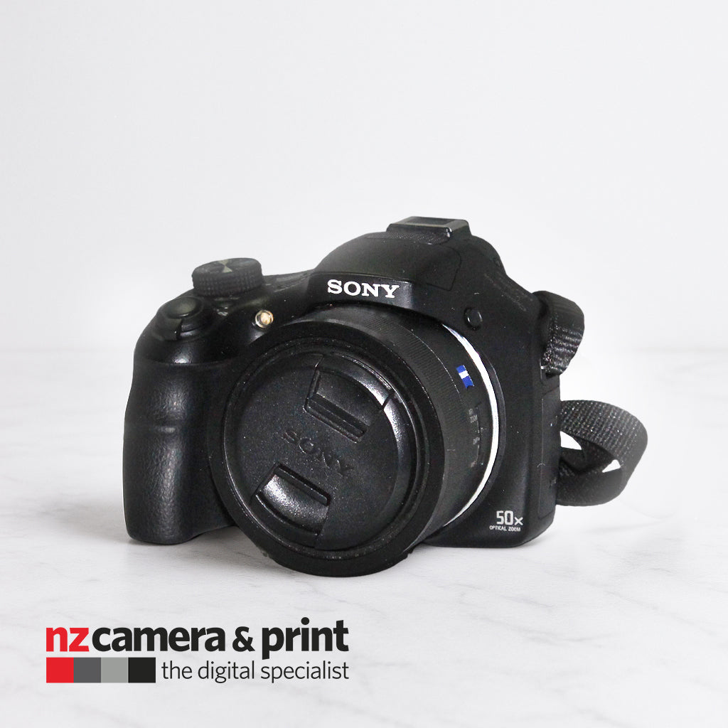 Pre-Owned Sony HX400V with Charger, Strap and Battery